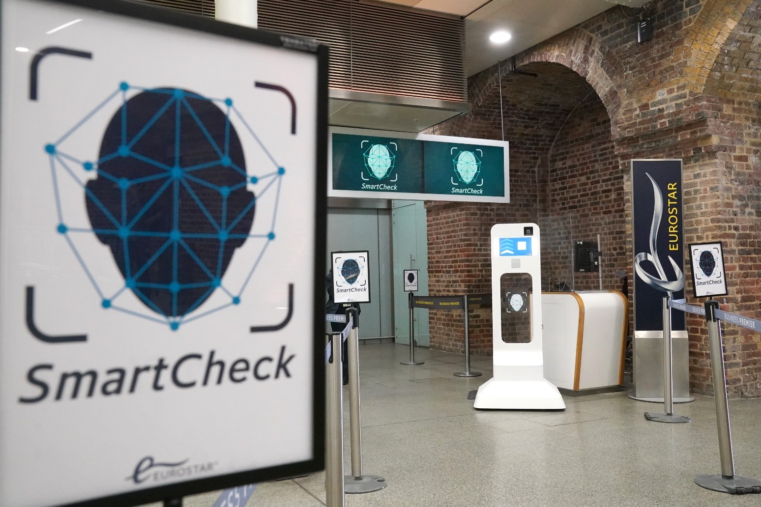 Eurostar passengers can avoid UK passport checks by having faces scanned 